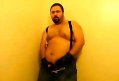 Danish Guy - Bear jerking off wearing leathergloves and sus