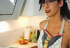 MyDirtyHobby Step dad fucks busty teen daughter while cooking