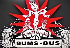 BUMS BUS Deutsch Redhead Babe im Bus angespritzt