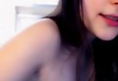 Hot Teenie Babe on Webcam