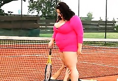 Extra large brunette dominates and facesits her tennis