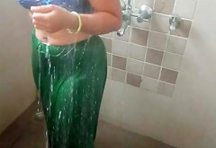 Indian Stepmom Bathroom Sex New 8 Mar 2021 Sunporno