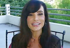 Booty and amazing bitch Lisa Ann shows her dripping pussy