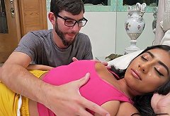 Voluptuous appetizing Violet Myers spreads legs to get unshaved pussy drilled